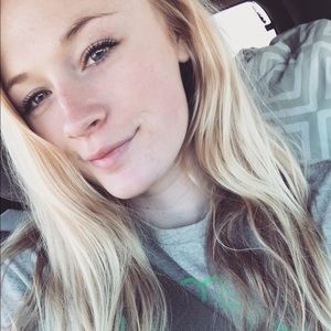 Meet your Posher, Abby